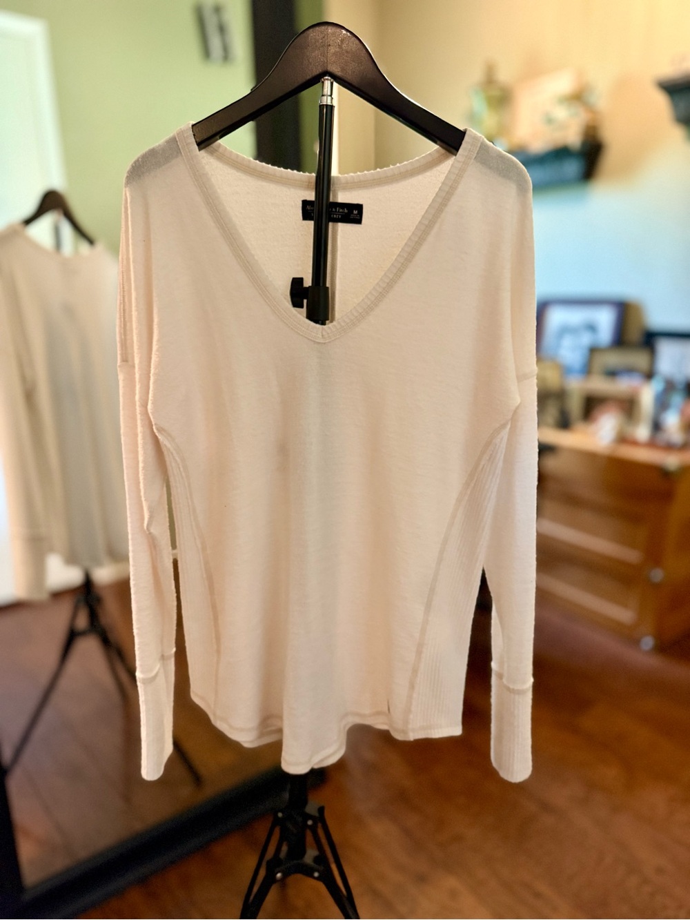 Abercrombie & Fitch White Cream V-Neck Soft AF Knit Sweater